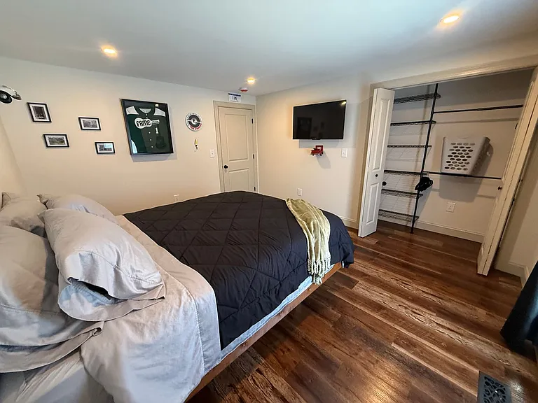 2108 Veterans Dr — Photo 17
