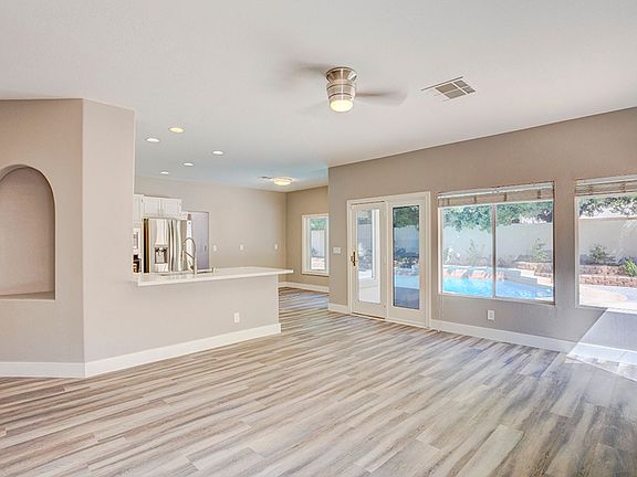 5th image of 278 El Camino Verde St