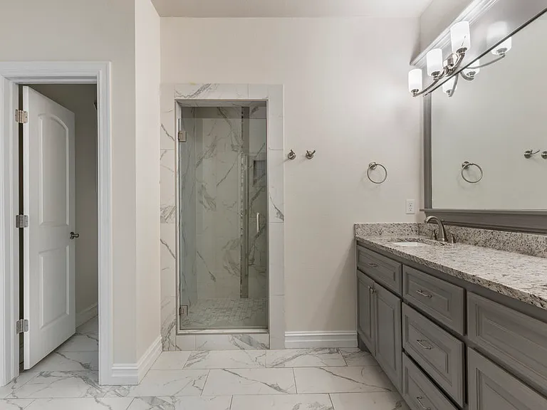 Walk in shower and separate w/c