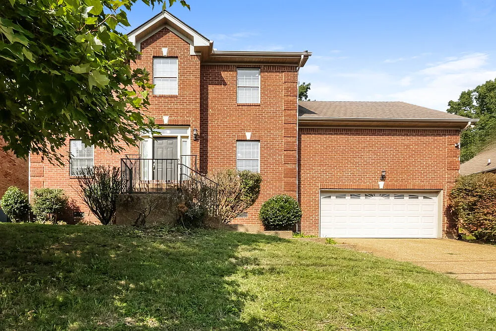 3 bed, 2.5 bath, 2287 sqft, $2,355 — Photo 1