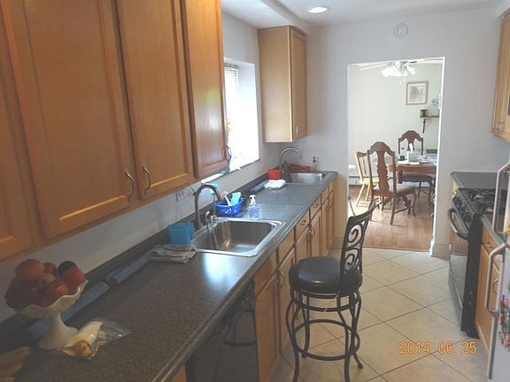 3rd image of 6800 N California Ave APT 1Q