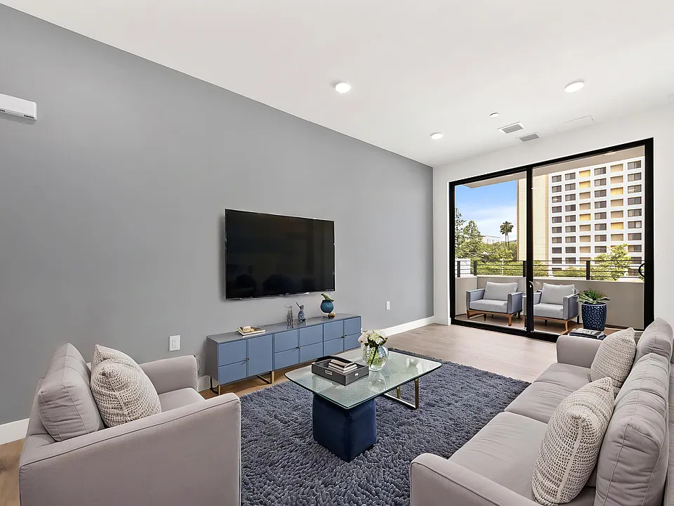 11013 Hartsook St #301