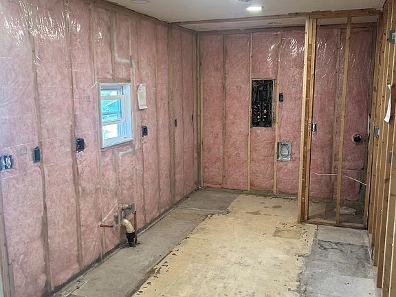 5th image of 3117 Bavarian Ln