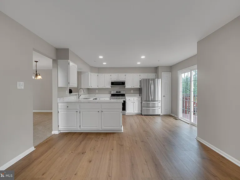 8101 Chelaberry Ct — Photo 8