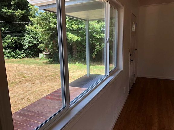 5th image of 4481 Lake Earl Dr