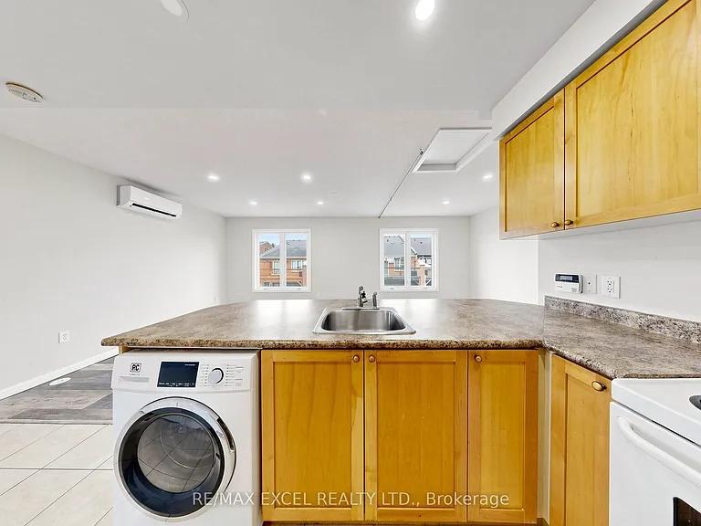11 Peony St — Photo 22