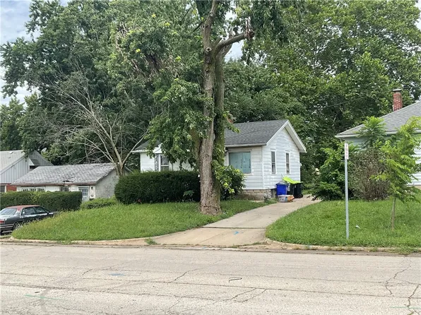 1272 W King St, Decatur, IL 62522