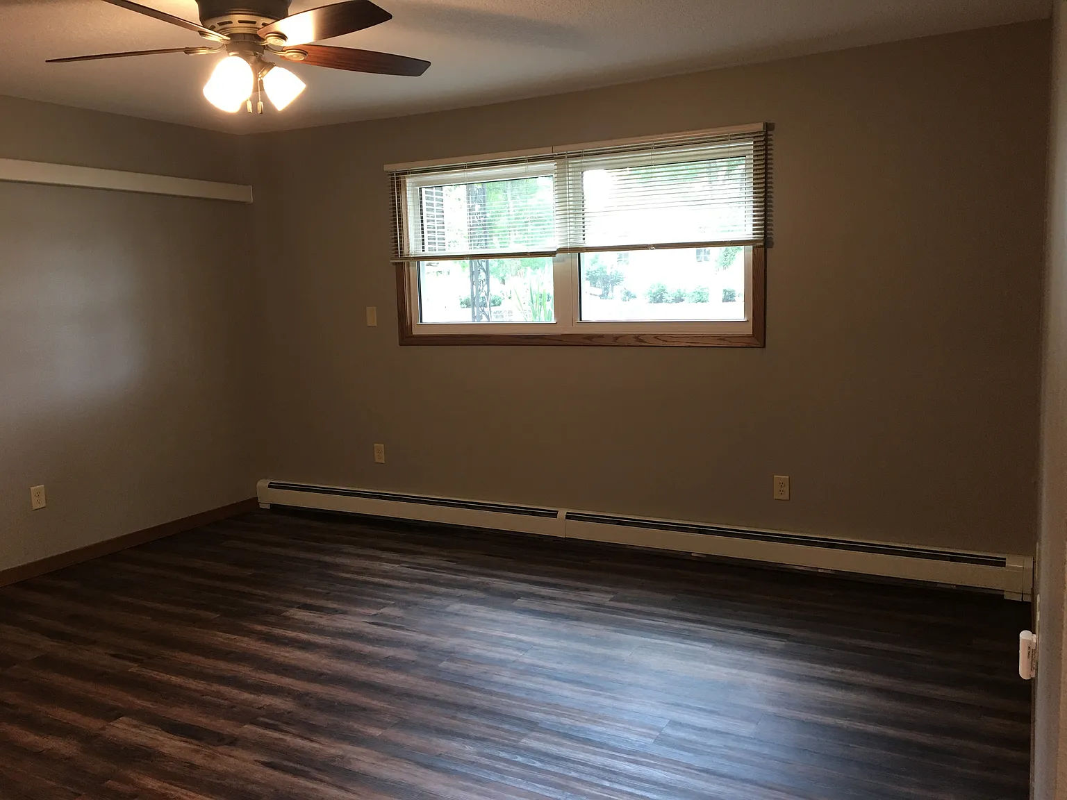 2 bed, 900 sqft, $900 — Photo 3