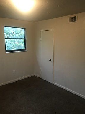 5th image of 1089 S De Leon Ave