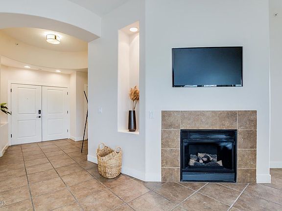 5th image of 945 E Playa Del Norte Dr