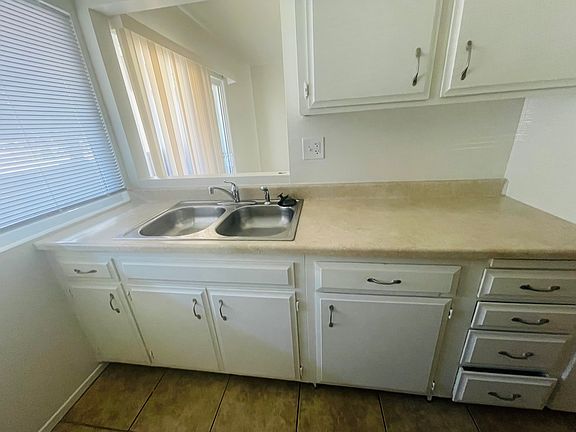 5th image of 620 E Main St #A