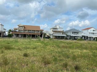 406 Neptune Cir, Tiki Island, TX 77554