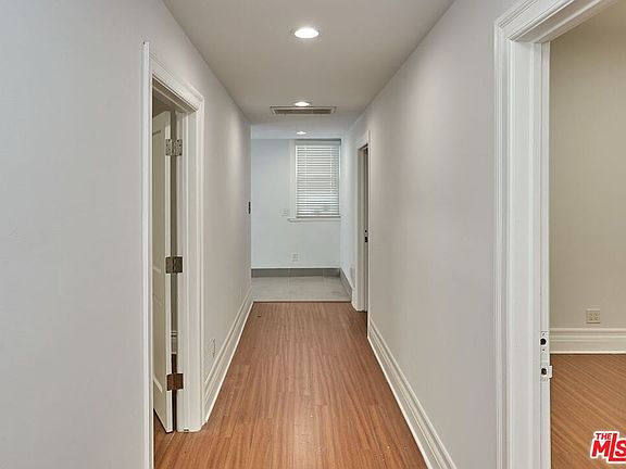 3rd image of 1021 S Union Ave