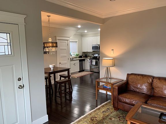 5th image of 4016 37th Ave S #2