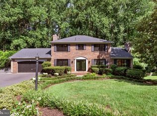 8908 Lynnhurst Dr, Fairfax, VA 22031