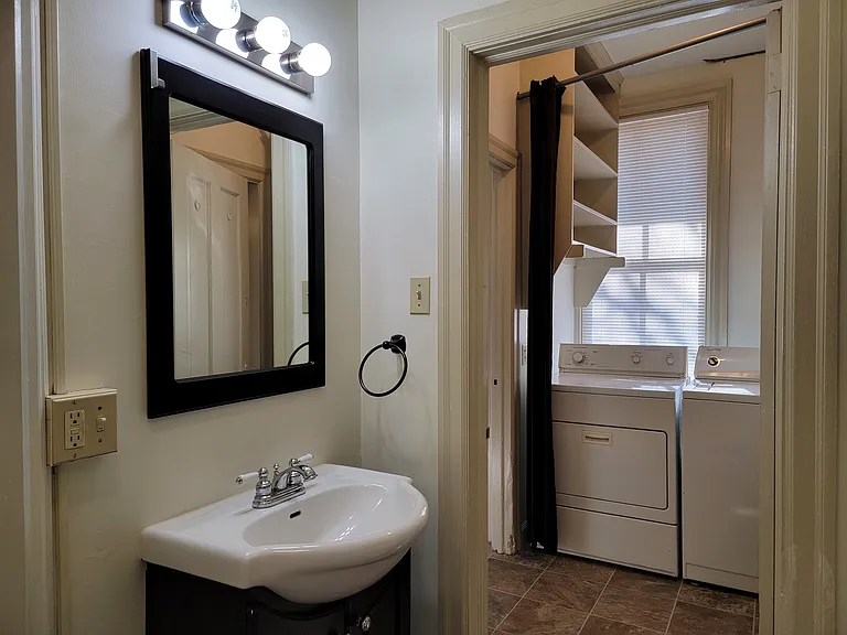 320 N Lime St #D — Photo 14