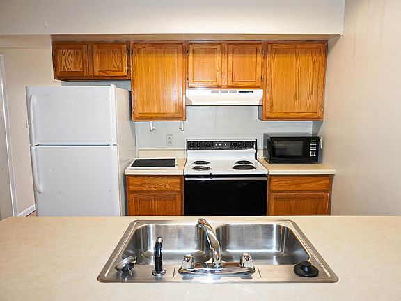4th image of 500 Grant Ave #1