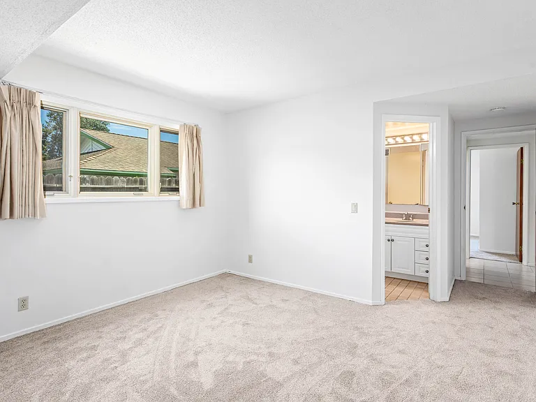 6221 Marlborough Dr — Photo 16