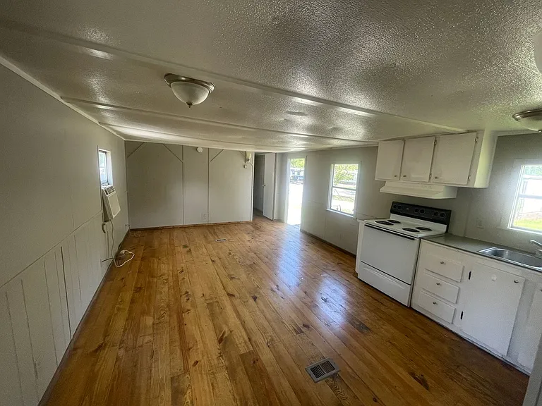 Williams Homes — Photo 9