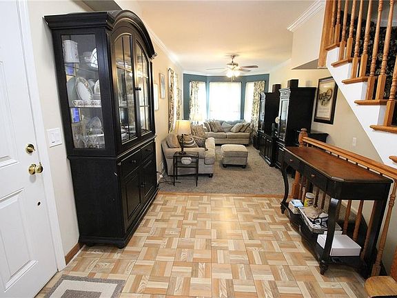 2nd image of 285 Cromwell Ave