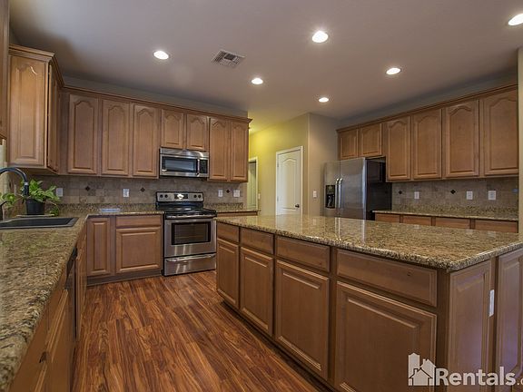 5th image of 1709 E Baker Dr