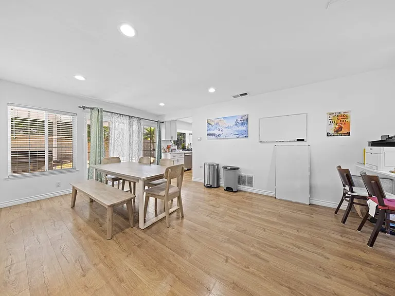 17612 Webster Ave — Photo 19