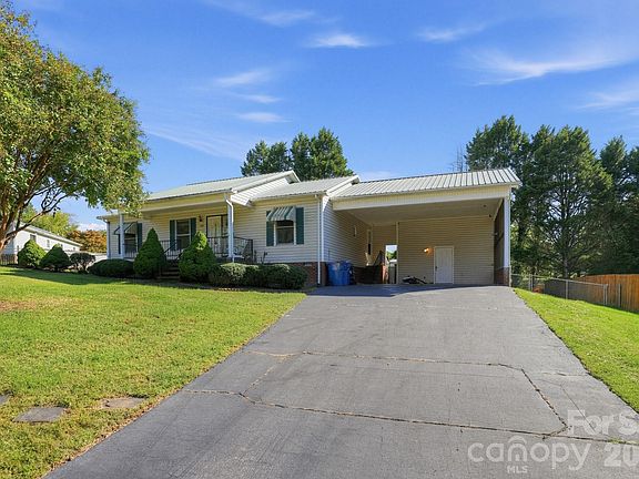 2nd image of 3033 26th St