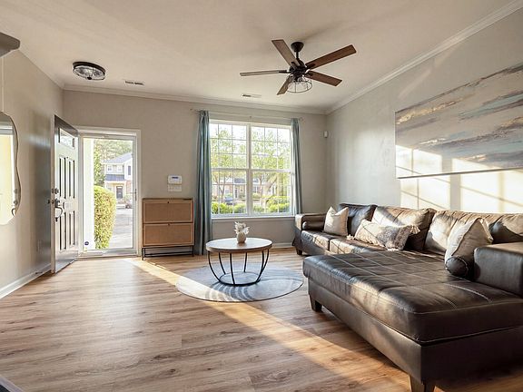 3rd image of 3565 Sugar Tree Pl