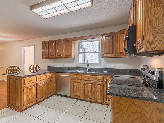 4th image of 6 Gentry Carson Dr