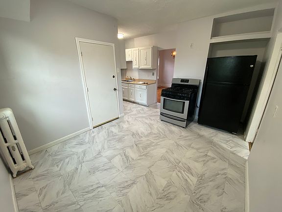 2nd image of 33 Everett Ave #2