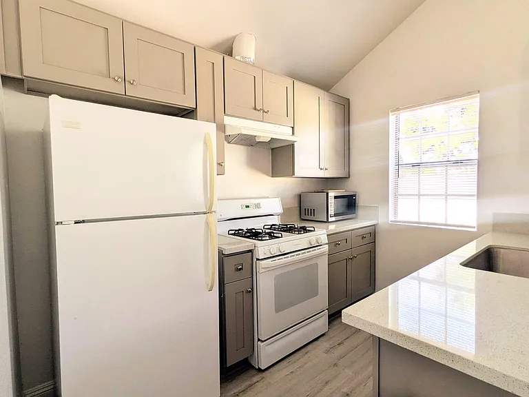 2452 S Centinela Ave #5 — Photo 10