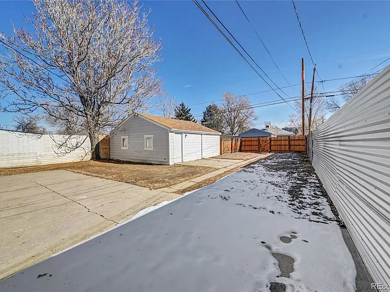 1764 Oakland St — Photo 18