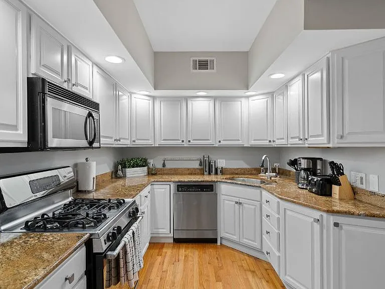 1450 W Webster Ave #2 — Photo 9