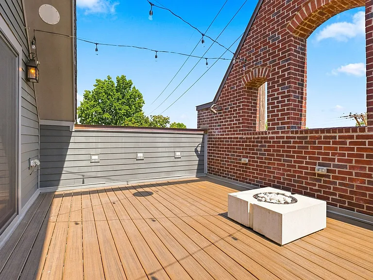 612 Monroe St — Photo 36