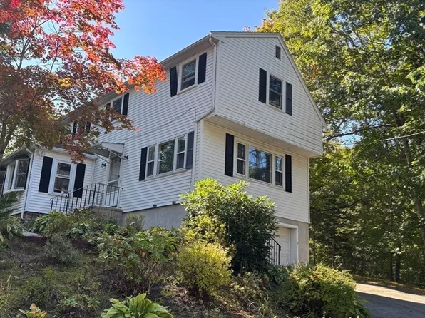 318 South St, Hanson, MA 02341