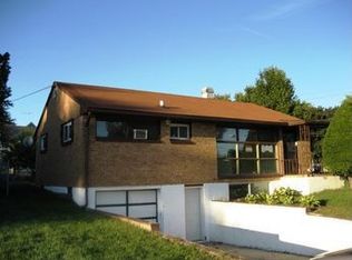 730 Hastings St, Elgin, IL 60120