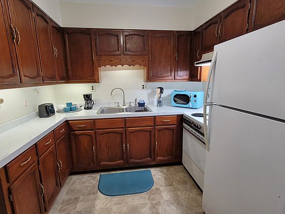 4th image of 355 Blaine Ave
