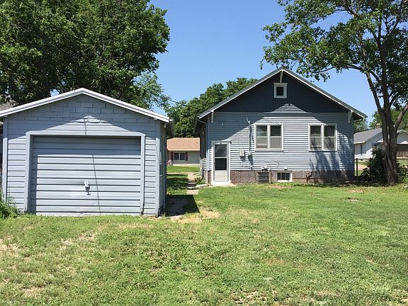 Alley View w/Detached Garage