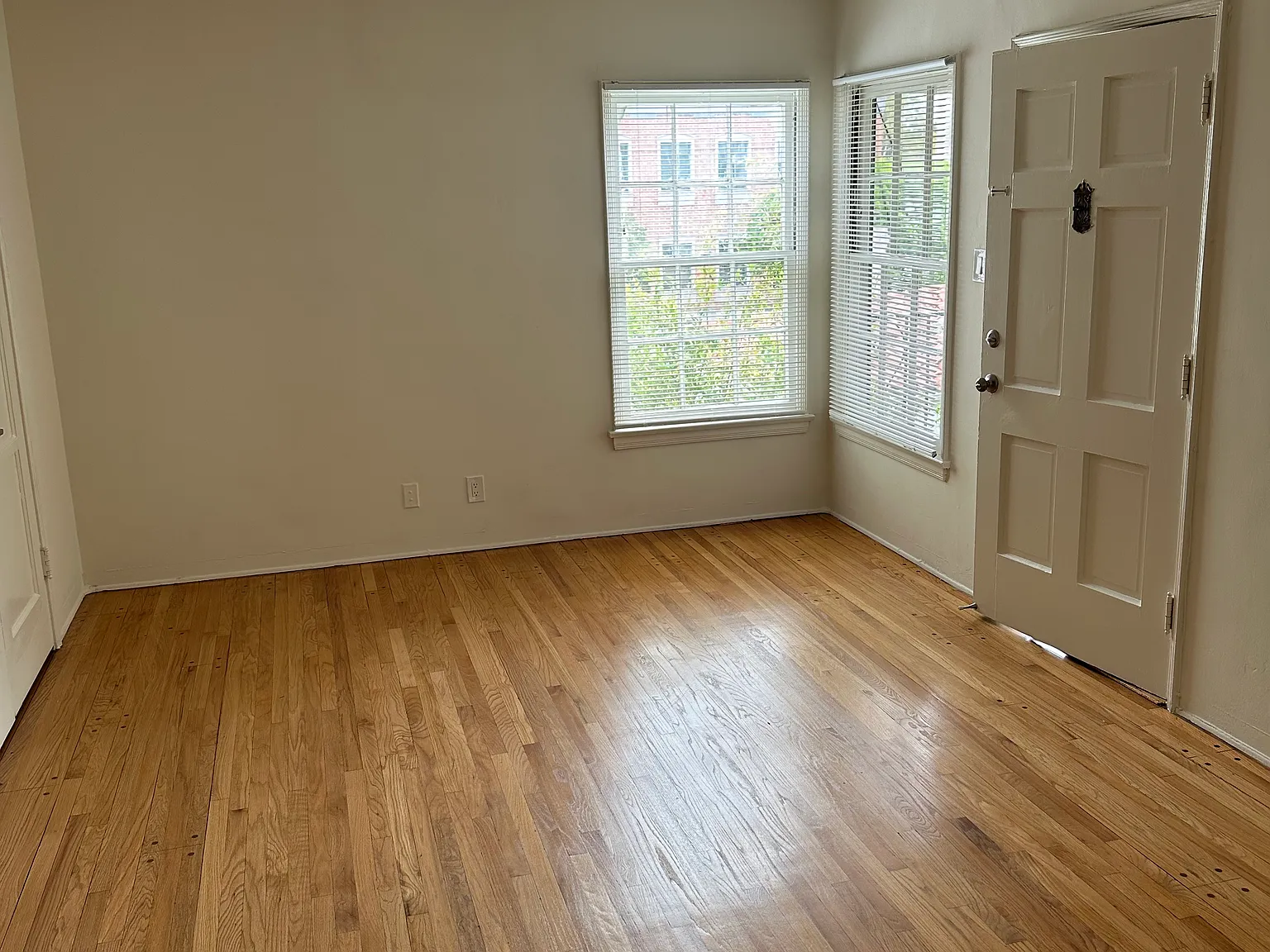 Studio, 500 sqft, $2,100 — Photo 4