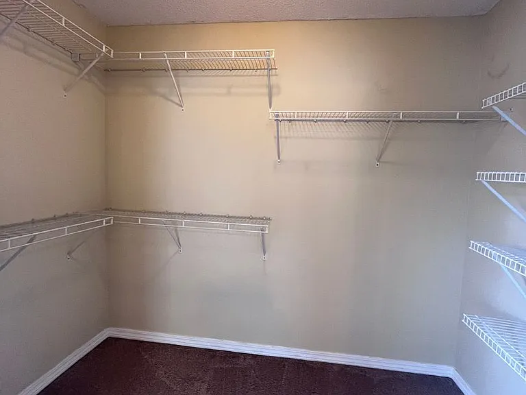 211 Johnson Ct — Photo 10