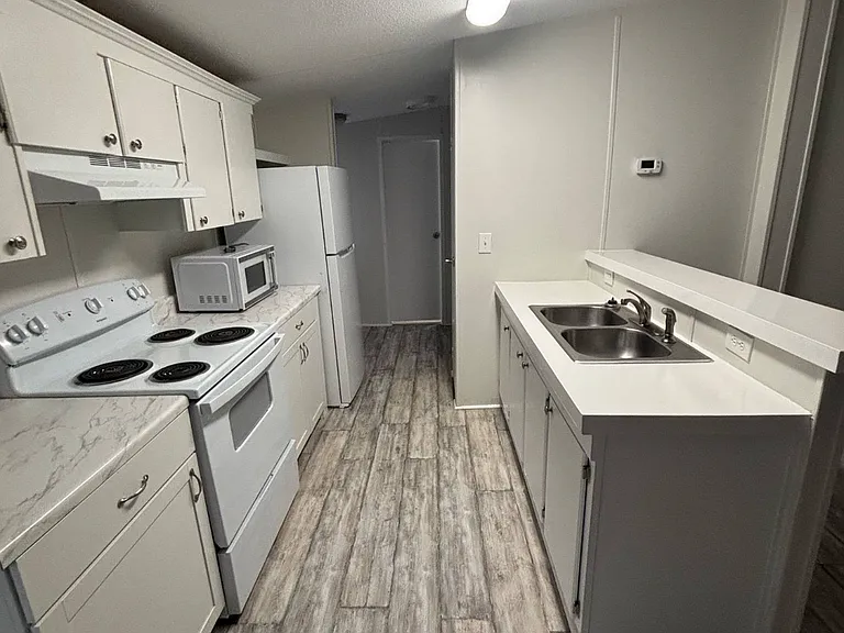 2550 E Shotwell St #21 — Photo 4