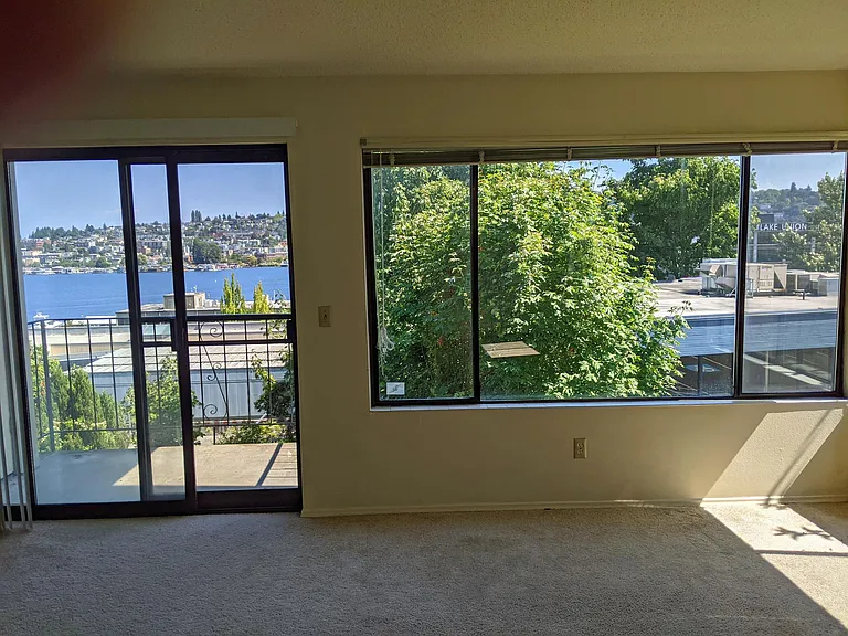 1738 Dexter Ave N #4 — Photo 16