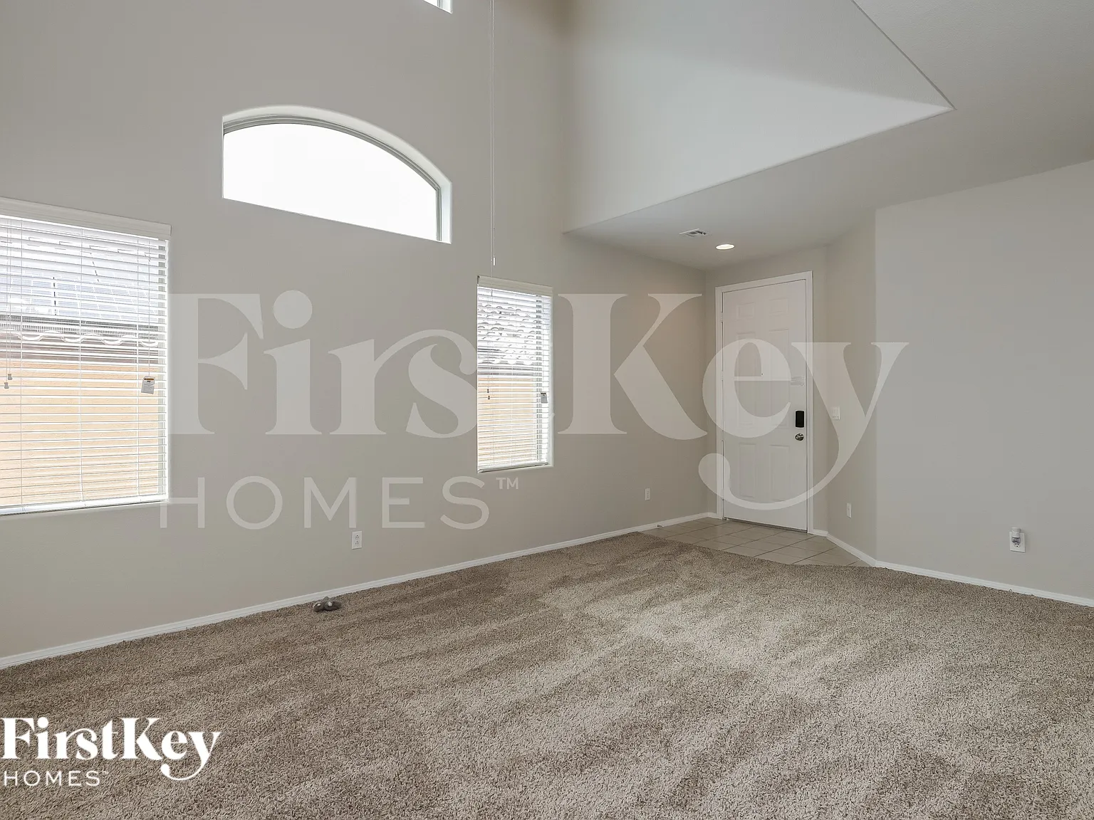 5 bed, 2.5 bath, 2122 sqft, $2,200 — Photo 3