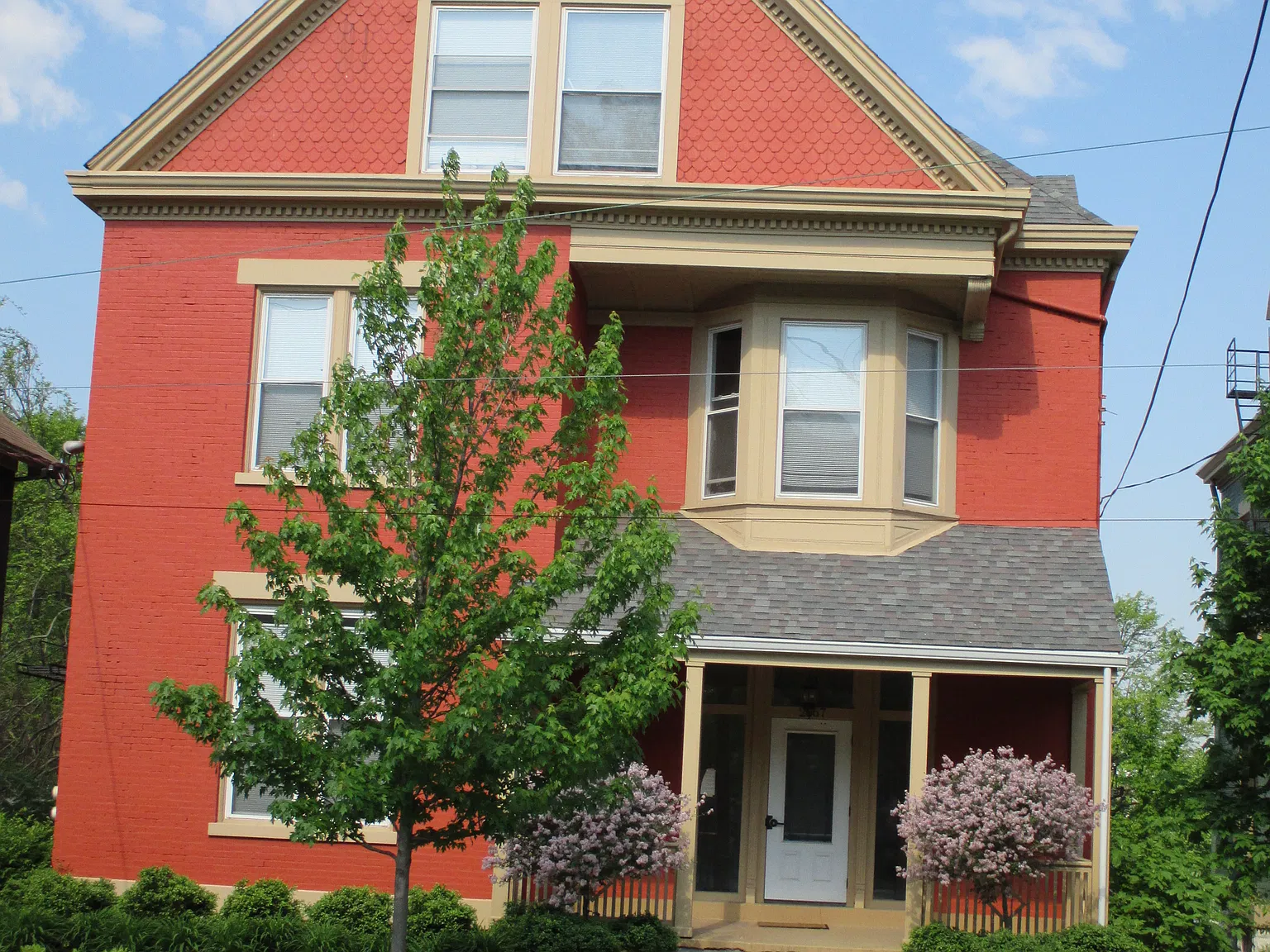 4 bed, 2000 sqft, $3,200 — Photo 1