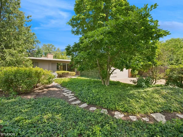 1201 Terrace Ct, Glencoe, IL 60022