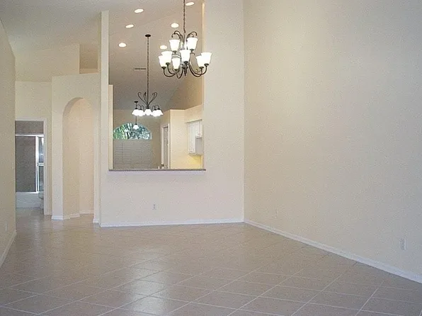 6596 Castlelawn Pl, Naples, FL 34113