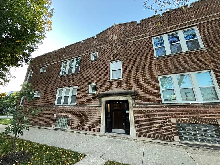 3420 W Waveland Ave #2 — Photo 1