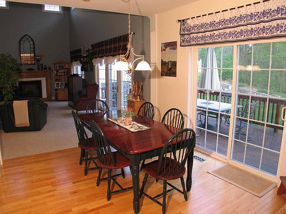 Kitchen Eating Area