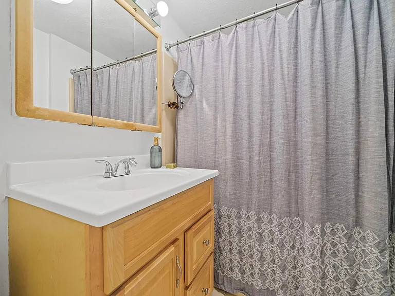 11 Marion St #A — Photo 12