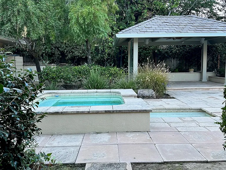 2040 Forest View Ave — Photo 23